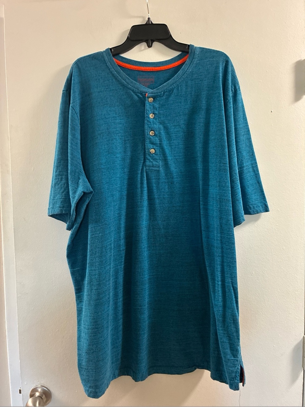 Men's Teal Short-Sleeve Henley Shirt with Button Placket